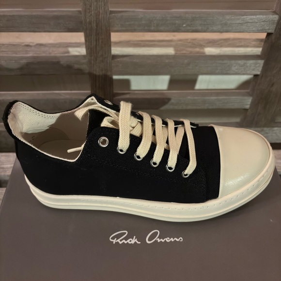 Rick Owens Mainline Low Sneakers Black Canvas Milk Canvas Size 43 New in Box